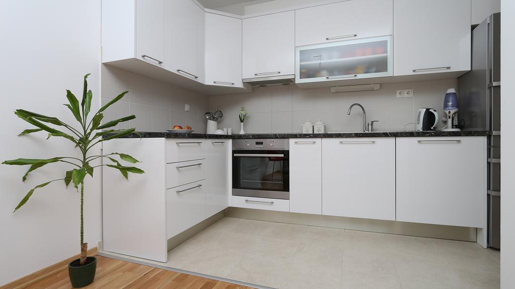 Antonijas Sunny Apartment Makarska Eksteriør bilde